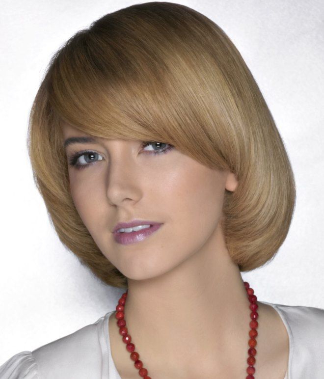 Penteados femininos para cabelos médios e rosto redondo